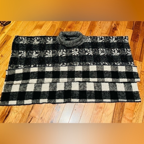 Anthropologie Wintertide Poncho Sweater Wool Blend Reversible Pullover - Picture 9 of 15